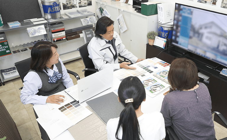 実際のお家の写真で、カラーシミュ
レーション